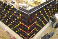 Moules en plastique ajustables pour coffrage mural réutilisable sur mesure en gros – Panneaux de construction en plastique pour béton