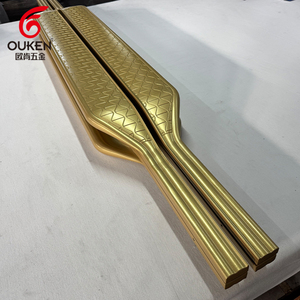 Manija de Puerta Personalizada de Aluminio Fundido con Relieve Ondulado para Puertas de Entrada de Madera, Vidrio y Metal de Lujo - Product Image 1