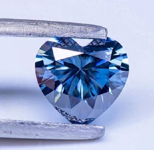 Piedra preciosa suelta con corte de corazón de moissanita azul, calidad AAA Premium - Product Image 1