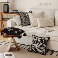 Kualitas grosir gaya Retro Modern warna hitam putih beludru Sofa kantor penutup ritsleting bantal dekoratif tingkat tinggi