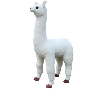 Penjualan laris mainan boneka simulasi alpaca berdiri hewan mewah untuk dekorasi pesta mainan berkendara anak-anak