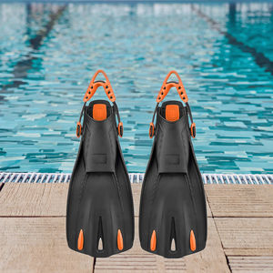 Palmes de plongée professionnelles en gros noir lame courte en caoutchouc durable TPR matériel formation palmes de plongée pour adulte - Product Image 2