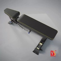 Banc de musculation pliable et réglable pour exercices à domicile, idéal pour les sit-ups et l'haltérophilie