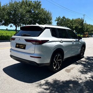 Mitsubishi <span class=keywords><strong>Outlander</strong></span> Premium 1.5T 48V Mild Hybrid SUV <span class=keywords><strong>2023</strong></span> Usado, 13000 KM, Venta al Por Mayor de Autos Usados de Proveedor Chino - Product Image 5