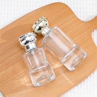 Bouteille de parfum en verre de luxe de haute qualité 30ml 50ml verre transparent volcanique avec bouchon de pulvérisateur de pompe en gros