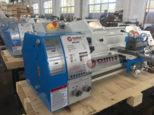 Mini máquina de <span class=keywords><strong>torno</strong></span> de banco BHC280 <span class=keywords><strong>Torno</strong></span> de metal de transmisión por correa 280MM <span class=keywords><strong>Torno</strong></span> de torneado máximo 700mm <span class=keywords><strong>para</strong></span> torneado de <span class=keywords><strong>acero</strong></span> <span class=keywords><strong>inoxidable</strong></span> - Product Image 4