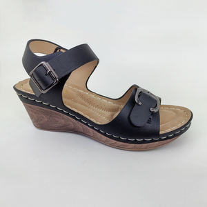 2026 신상 저렴한 가격 웨지힐 샌들 신발 PU 여성용 편안한 샌들 - Product Image 1