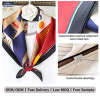 Foulard carré en soie de mûrier de grade 6A, motif artistique personnalisé, soyeux et fluide, faible MOQ, OEM, motif artistique géométrique rétro à blocs de couleur