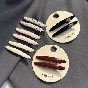 กิ๊บติดผมลายจุดสีครีมขาว ดีไซน์ไม่สม่ำเสมอ กิ๊บติดข้างสำหรับเด็กผู้หญิง กิ๊บติดผมน่ารักสำหรับงานปาร์ตี้ในโรงเรียน ใช้ได้ทุกวัน - Product Image 1