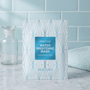 Masque facial à l'acide hyaluronique éclaircissant Bergamo Prestige Water Vitamin C and Herbal Infused Cotton Sheet Mask - Product Image 3