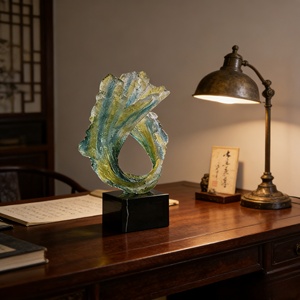Lumière ondulante, vagues mouvantes : une histoire de flux et de reflux dans le cristal. Cette sculpture <span class=keywords><strong>a</strong></span> été sculptée et coulée par Bozhiyi - Product Image 4