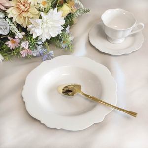 Customizable <b>White</b> Irregular Shape Vintage Italian Ceramic Dinnerware <b>Set</b> Wedding Decoration & Supplies Ceramic Plates - Product Image 4