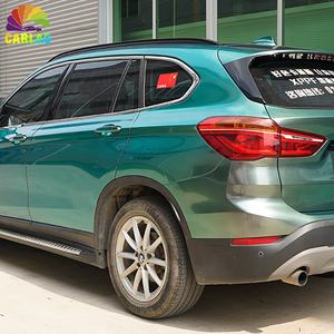 Vinilo Adhesivo para Automóviles CARLAS de 1.52*18m, Impermeable, Antiarañazos, con Acabado Brillante y Efecto Camaleón - Product Image 4