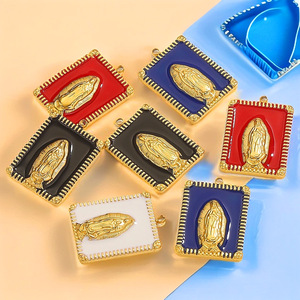Amuletos de la Virgen María (San Benito y Nuestra Señora de Guadalupe) |   Colgantes de la Virgen María en Acero Inoxidable con Baño de Oro PVD de 18K y Esmalte - Product Image 2
