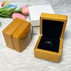 Caja de Anillo de Madera de Lujo Personalizada Directo de Fábrica para Mujer, Caja de Regalo de Anillo de Madera Personalizada con Forro de Terciopelo, Caja de Madera para Anillo de Compromiso - Product Image 1
