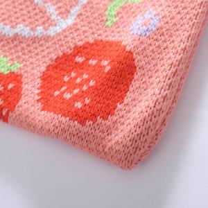 Bolso de compras de punto acrílico con diseño de fresa, ecológico y personalizado, para mujer, con asa tejida. - Product Image 4