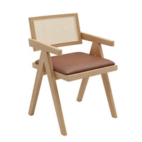 Chaises de salle à manger modernes en bois massif avec dossiers, conçues avec du tissu, adaptées à une utilisation dans les restaurants, les cafés et les hôtels.