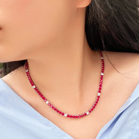Sommerlicher Charme Rote Rubin Kubisches Zirkon Kristall Sicherheitsverschluss Tennis-Kette Halskette für Damen Bankett Party Zusammenkunft Schmuck