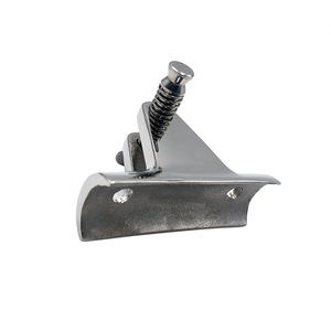 Soporte de Montaje en Arco Isure de Acero Inoxidable 316 Fundido para Reparación y Reemplazo de Cubiertas de Barcos - Product Image 3