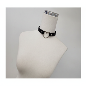 Collane alla moda con anello a cuore in pelle di colore rosa 2 - Product Image 1