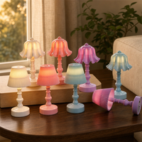 Veilleuse en cristal créative petit bureau chambre lampe de chevet atmosphère cadeau d'anniversaire pour les amis bouton batterie LED décoration