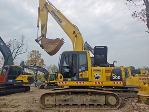 Excavatrice Komatsu PC200 d'occasion, modèle 2020, poids opérationnel de 12,5 tonnes, composants essentiels inclus, rapport fourni, à bon prix - Product Image 2