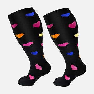 Chaussettes de compression pour hommes, longueur mollet, niveau 2, soutien pour les varices, haute élasticité, respirantes, séchage rapide, évacuation de la transpiration - Product Image 1