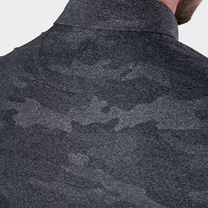 T-shirt polo de golf gris à motif de vêtements de golf et imprimé camouflage personnalisé pour hommes - Product Image 6