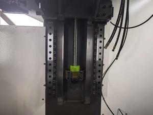 Siemens GV-1160F ad alta efficienza motorizzato centro di lavorazione verticale singolo mandrino BT40 binario di guida composto asse Z alto - Product Image 4