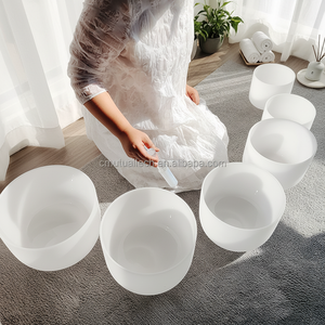 Ensemble de 7 bols chantants en quartz blanc givré, parfaits pour la sonothérapie et les bains sonores - Product Image 1