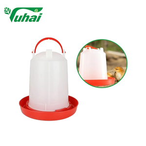 <span class=keywords><strong>Abbeveratoio</strong></span> di pollo bevitore di pollame <span class=keywords><strong>in</strong></span> <span class=keywords><strong>plastica</strong></span> resistente con manico 3L 6L 10L - Product Image 1