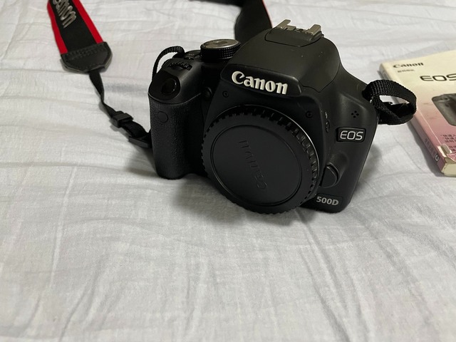 Entry-level DSLR Camera for EOS 500D 15.1MP Full HD APS-C 9-point AF 3.0" LCD Camera Body Only