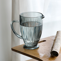 Multicolor verticale geribbelde geëmbosseerde sodakalkglazen kan 1288ml vaatwasserbestendig decoratief drankenkan voor bruiloften