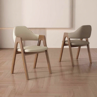 Chaise de salle à manger en bois massif de style nordique en forme de A avec accoudoirs, modèle haut de gamme de luxe léger 2025 pour usage domestique et commercial