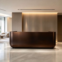 Comptoir de réception moderne en métal bronze mat, coins entièrement arrondis, long comptoir frontal, table de réception personnalisée pour bureau, hall d'hôtel