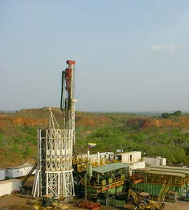 แท่นขุดเจาะไฮดรอลิกเคลื่อนที่แบบตะขอคงที่ รุ่น HH-102 ของอิตาลี มือสอง รับน้ำหนักได้ 220,000 ปอนด์ - Product Image 5