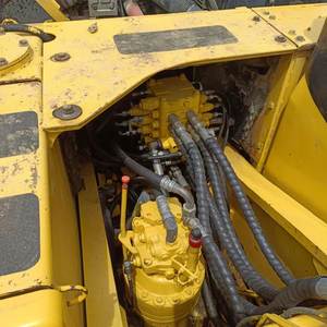รถขุดตีนตะขาบ Komatsu PC130 13 ตัน มือสอง ประสิทธิภาพสูง พร้อมมอเตอร์และเกียร์บ็อกซ์ ปี 2022 - Product Image 5