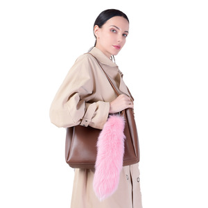 Mới Đến Kích Thước Lớn 40Cm Foxtail Fluffy <span class=keywords><strong>Keychain</strong></span> Giá Rẻ <span class=keywords><strong>Fox</strong></span> Lông Đuôi Cho Túi Xách Quyến Rũ Trang Trí Nội Thất Tự Nhiên Bất <span class=keywords><strong>Fox</strong></span> Đuôi <span class=keywords><strong>Keychain</strong></span> - Product Image 4