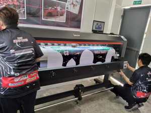 Imprimante de Maillots de Sport à Sublimation Locor 1,8m/6,2ft Économique Disponible aux Philippines et <span class=keywords><strong>en</strong></span> Angola - Product Image 3