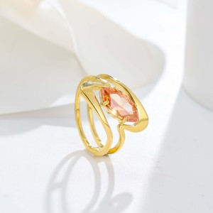 Bague en acier inoxydable plaqué or 18 carats avec double barre géométrique creuse et pierres multicolores – Design audacieux et accrocheur pour les fêtes et le quotidien - Product Image 5