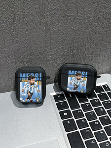 Étui pour <span class=keywords><strong>AirPods</strong></span> avec imprimé d'athlète de football de dessin animé pour <span class=keywords><strong>AirPods</strong></span> 1/2/3/Pro/Pro 2, housse de protection antichoc noire, style sportif noir - Product Image 4