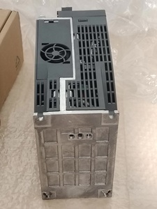 6SL32105FB110UF1 6SL3210-5FB11-0UF1 ชุดไดรฟ์อุตสาหกรรมประสิทธิภาพสูงสำหรับระบบควบคุมการเคลื่อนที่ - Product Image 3
