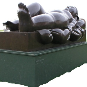 Recién llegado, estatua de bronce de tamaño real, escultura reclinable de <span class=keywords><strong>mujer</strong></span> gorda de Fernando Botero - Product Image 1
