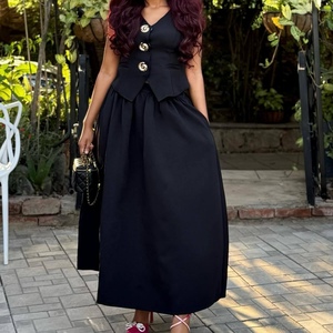 Conjunto de 2 Piezas de Moda para Mujer: Chaleco sin Mangas con Cuello en V y Botones, y Falda Larga Elegante de Inspiración Africana - Product Image 5