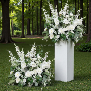 Decorazioni per Matrimoni in Offerta: Composizioni Floreali con Rose Rosse da 60cm per Corridoi Nuziali - Product Image 2