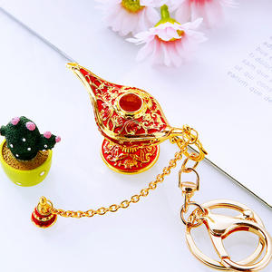3D metal rhinestone Oro Aladino Lámpara Forma Metal Llavero - Product Image 5