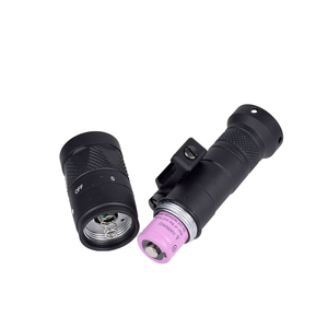 Linterna táctica portátil para exteriores, tipo de mano, con múltiples modos de iluminación para pesca nocturna y camping, montaje de 20 mm. - Product Image 3