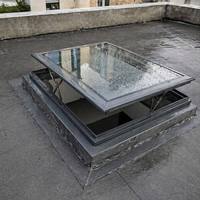 Très répandu : Trappe de toit manuelle à ouverture vers l'extérieur, avec ciel artificiel LED et ouverture automatique, insonorisée et écoénergétique