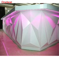 Comptoir de bar moderne prêt à l'emploi à LED au design luxueux Équipement de mobilier pour bar en pierre à surface solide