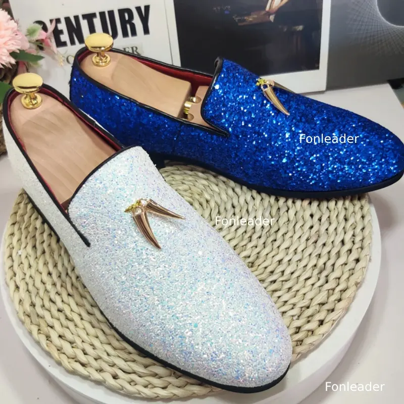 Ocio Casual Borlas Mocasines Glitters Shining Slip On Diseñadores de moda Point Toe Hombres Zapatos de vestir Casuales